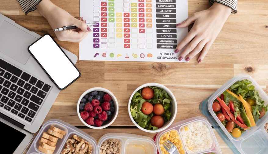 flat-lay-charts-organic-food-lunch-boxes
